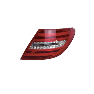 벤츠 C 클래스 W204를 C63 LED 후방 꼬리 라이트와 함께 향상시킵니다.